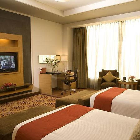 Radisson Blu Suites Gurgaon Exterior photo
