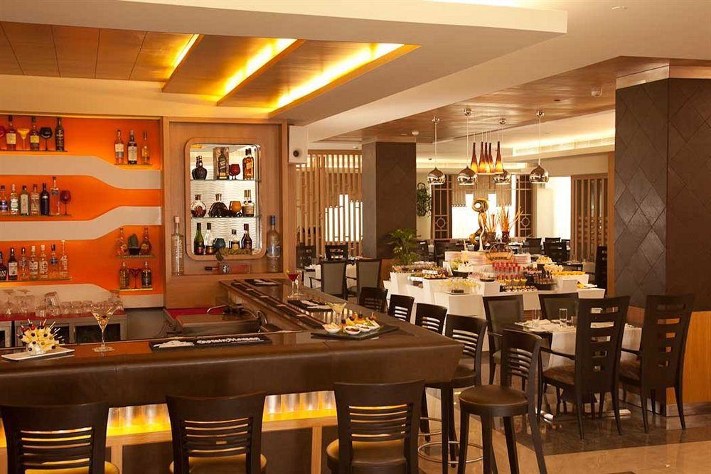 Radisson Blu Suites Gurgaon Exterior photo