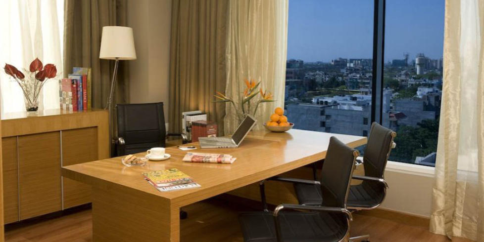 Radisson Blu Suites Gurgaon Exterior photo